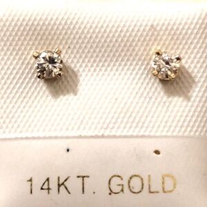 14k yellow gold natural diamond 0.16ct total（0.08ct each）stud earring